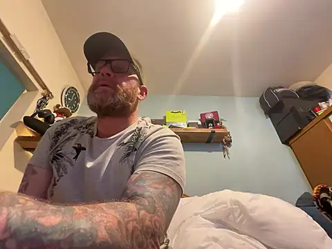 Snapshot of Tattooednakedguy chatting on 4, 4, 2026 Tattooednakedguy online show from 4, 4, 2026