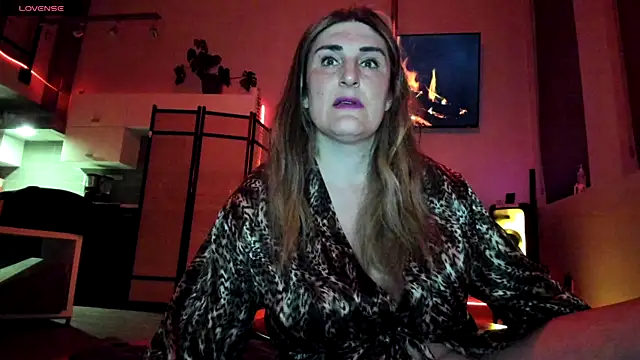 Snapshot of ImLeanneLawson chatting on 12, 3, 2025 ImLeanneLawson online show from 12, 3, 2025