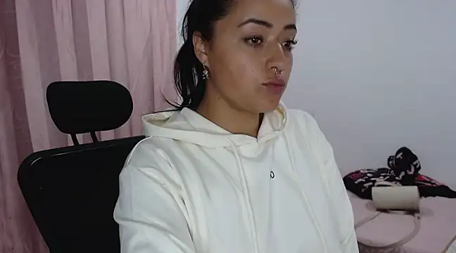 jjulietha95 online show from 20, 2, 2025