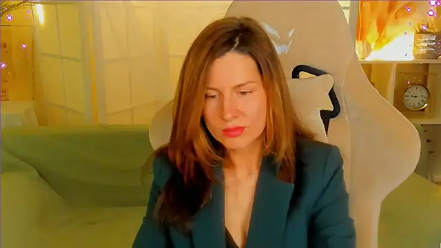 April o Nill online show from 7, 12, 2024