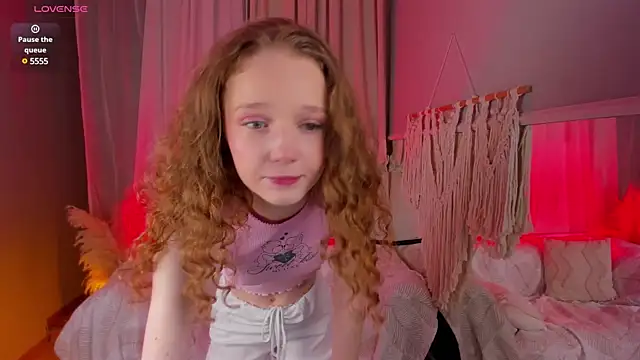Snapshot of _Rose_Charming_ chatting on 8, 12, 2024 Rose Charming online show from 8, 12, 2024