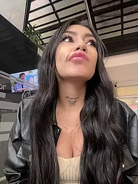 Effy Bonny online show from 2, 2, 2025