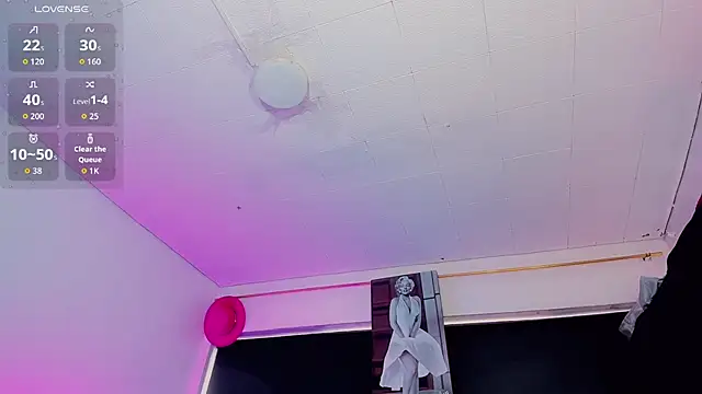 Kendall hornyy online show from 6, 7, 2026