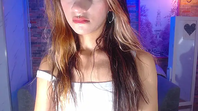 Snapshot of Laurita_b chatting on 12, 12, 2024 Laurita b online show from 12, 12, 2024