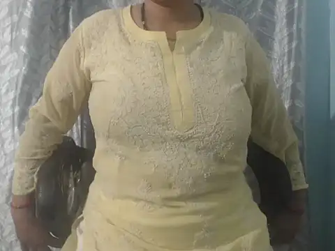 cute-priy online show from 15, 5, 2026