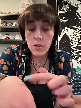 ThicBunz online show from 17, 12, 2025