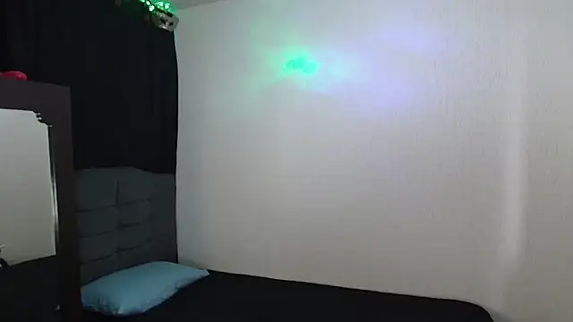 Snapshot of sexybat_twink chatting on 2, 2, 2025 sexybat twink online show from 2, 2, 2025