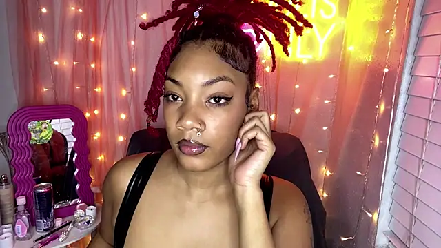 Snapshot of SheSoNastyy_21 chatting on 4, 12, 2024 SheSoNastyy 21 online show from 4, 12, 2024