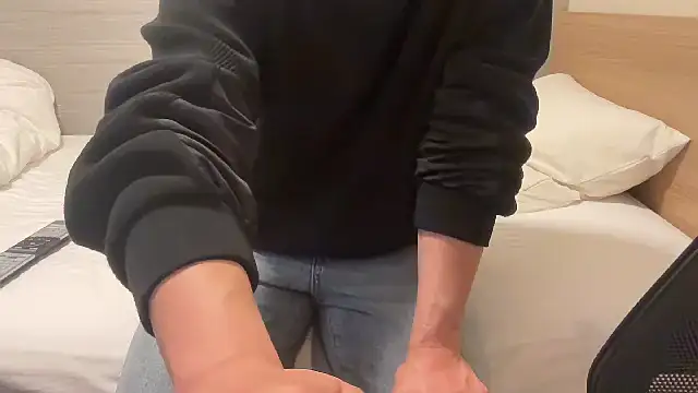 atom0407 online show from 5, 11, 2025