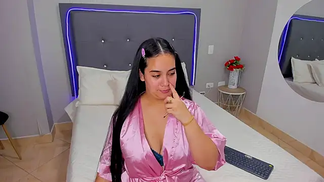 Snapshot of emma_lye chatting on 3, 3, 2025 emma lye online show from 3, 3, 2025