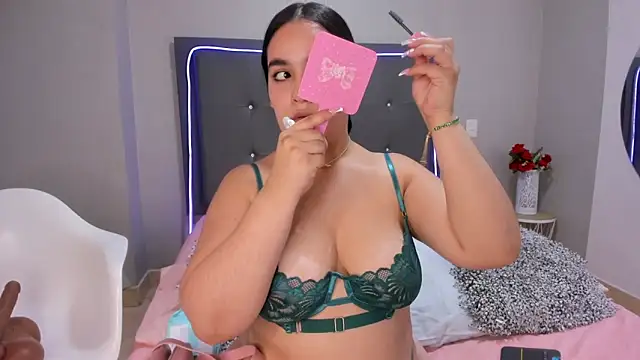 Snapshot of emma_lye chatting on 26, 9, 2025 emma lye online show from 26, 9, 2025