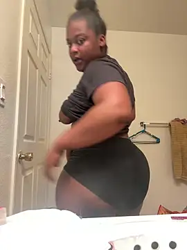 Snapshot of Prettynthick12 chatting on 14, 3, 2026 Prettynthick12 online show from 14, 3, 2026