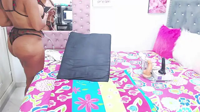 Snapshot of salome_ebony chatting on 3, 1, 2025 salome ebony online show from 3, 1, 2025