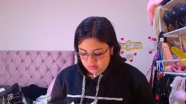 lanaqueen699 online show from 27, 5, 2026