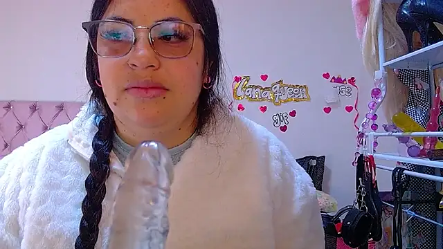 Snapshot of lanaqueen699 chatting on 7, 7, 2026 lanaqueen699 online show from 7, 7, 2026