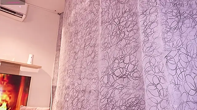 Melany Luv online show from 2, 4, 2026