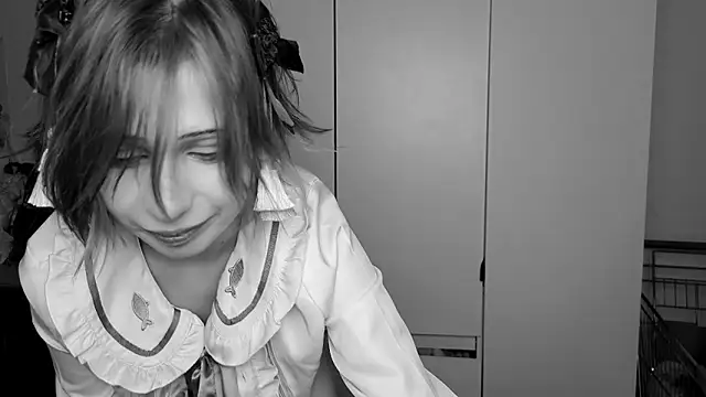 Moon Lollie  online show from 22, 11, 2025