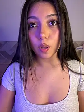 Snapshot of Maii_chan chatting on 18, 12, 2025 Maii chan online show from 18, 12, 2025