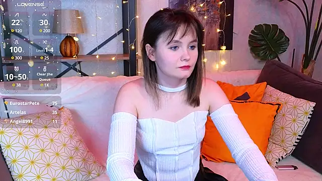 Snapshot of CiriRianonn chatting on 6, 2, 2025 CiriRianonn online show from 6, 2, 2025