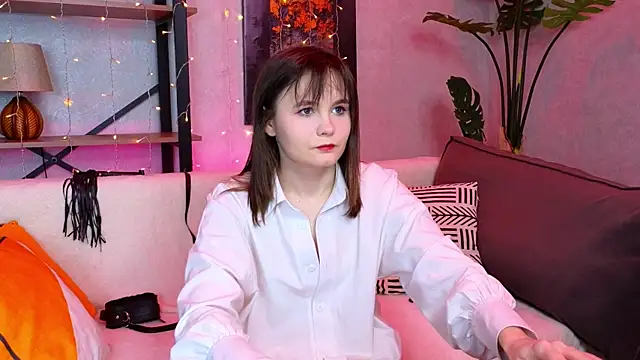 Snapshot of CiriRianonn chatting on 22, 2, 2025 CiriRianonn online show from 22, 2, 2025
