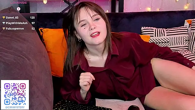 Snapshot of CiriRianonn chatting on 27, 2, 2025 CiriRianonn online show from 27, 2, 2025