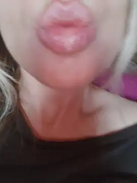 Linda 999 online show from 11, 1, 2025