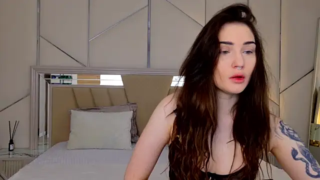 RoxiLester online show from 22, 3, 2025