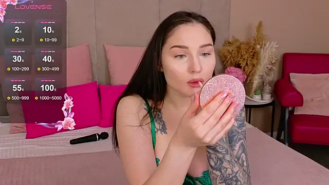 RoxiLester online show from 14, 9, 2025