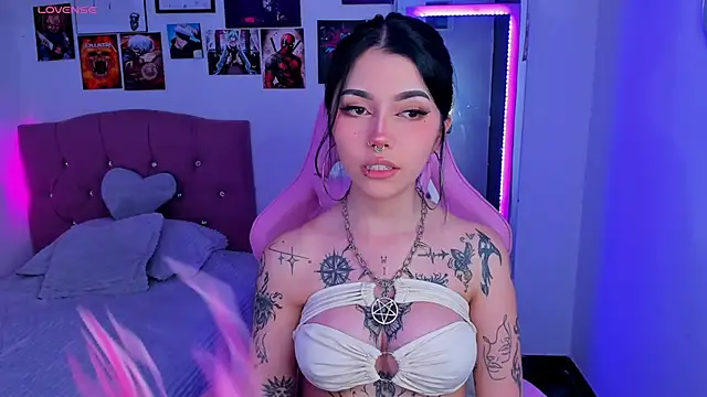 adri tom44 online show from 21, 2, 2025