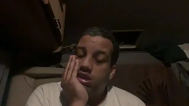 Snapshot of AbsolutMouuah chatting on 10, 10, 2025 AbsolutMouuah online show from 10, 10, 2025