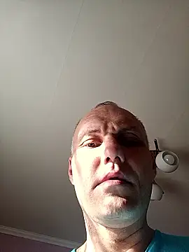 Pineapple04 online show from 27, 9, 2025