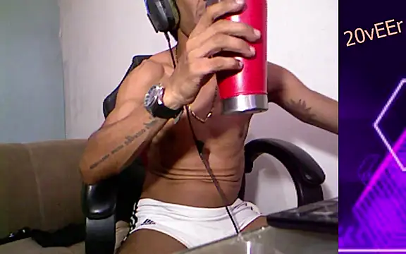 Snapshot of 20vEEr chatting on 3, 3, 2025 20vEEr online show from 3, 3, 2025
