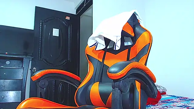 ADAM HOT online show from 7, 2, 2026