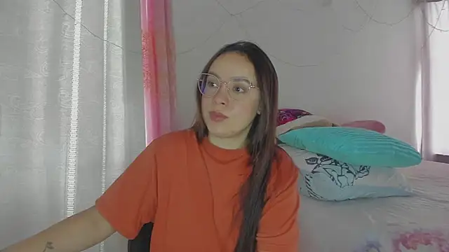 Snapshot of HARLEYNAPIER chatting on 8, 6, 2026 HARLEYNAPIER online show from 8, 6, 2026