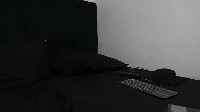 Hendry  online show from 9, 2, 2025