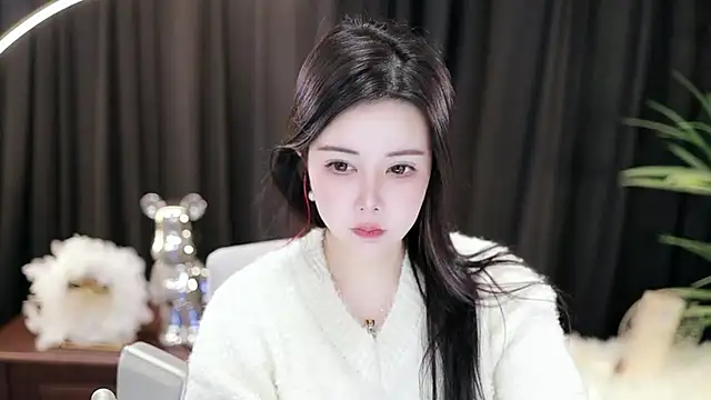 Qiaoqiao  online show from 6, 1, 2025