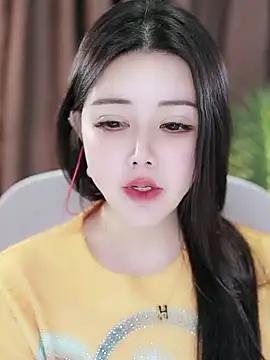 Qiaoqiao  online show from 7, 1, 2025