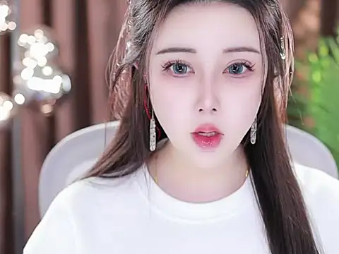 Qiaoqiao  online show from 3, 3, 2025