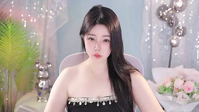 Qiaoqiao  online show from 12, 9, 2025