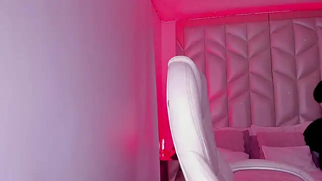 AlhanaRose online show from 7, 1, 2025