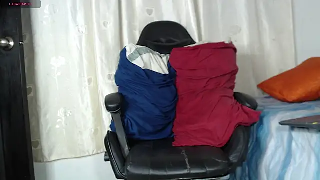 tizziano castillo  online show from 24, 1, 2025