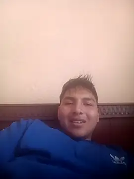 Snapshot of LoganFinds chatting on 16, 12, 2025 LoganFinds online show from 16, 12, 2025