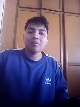 Snapshot of LoganFinds chatting on 18, 12, 2025 LoganFinds online show from 18, 12, 2025