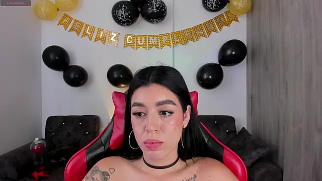 zoee jackson online show from 16, 4, 2026