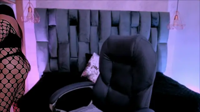 Xisu  online show from 11, 4, 2026