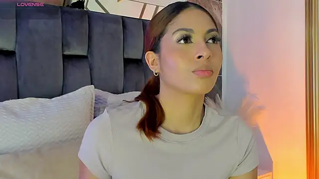 TaniaSmith1 online show from 8, 11, 2025