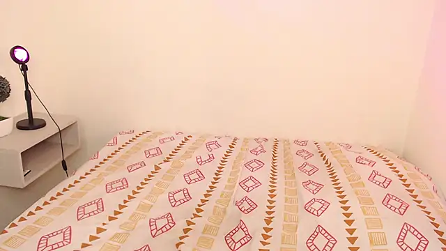 michaela cox online show from 4, 10, 2025