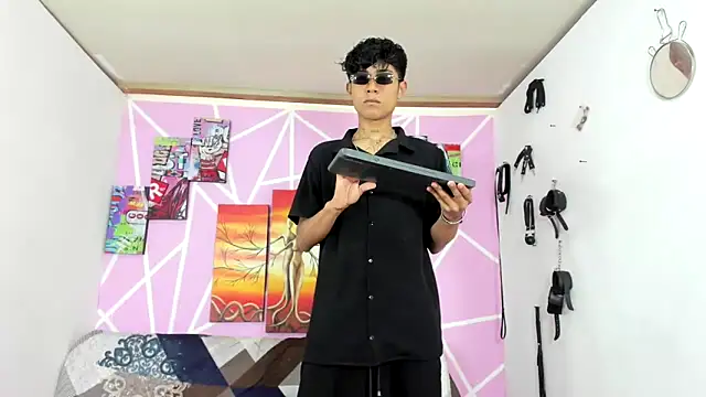 Fresahot2005 online show from 23, 1, 2025