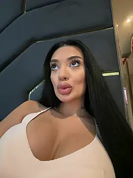 amirahylerr online show from 9, 3, 2026