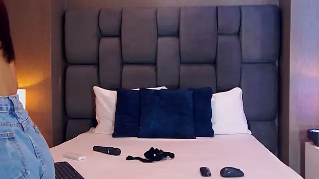 SophieWolkman online show from 18, 3, 2025